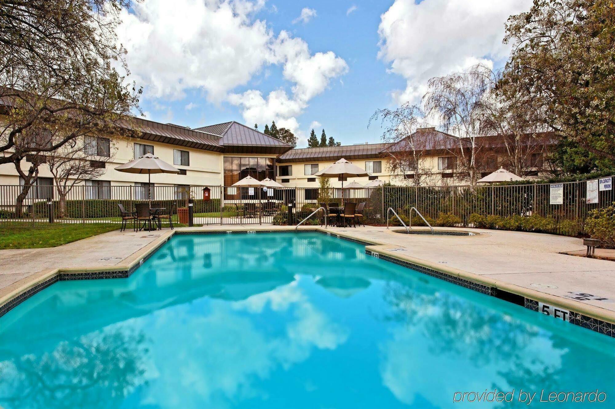 Holiday Inn Express Walnut Creek, An Ihg Hotel Exterior photo