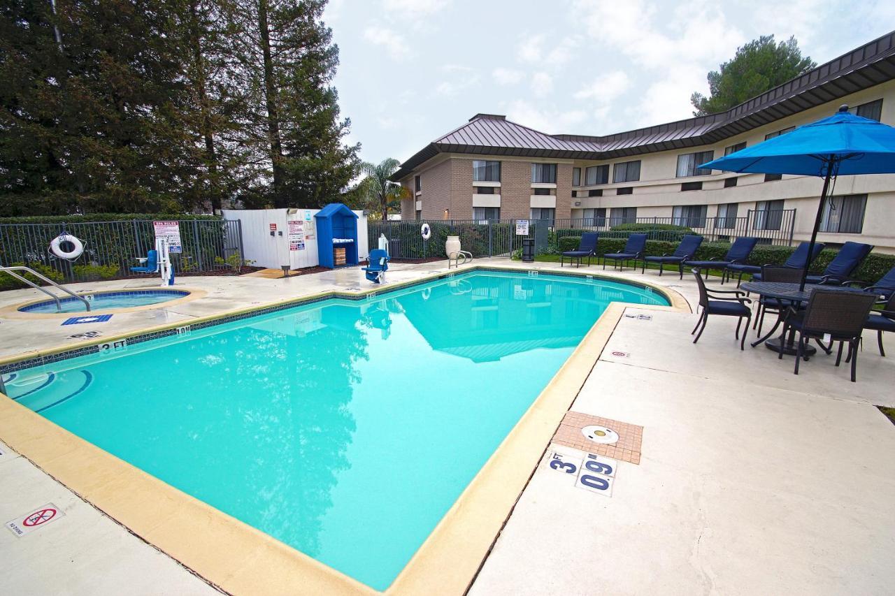 Holiday Inn Express Walnut Creek, An Ihg Hotel Exterior photo